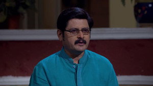 Vibhuti Hypnotises Manmohan